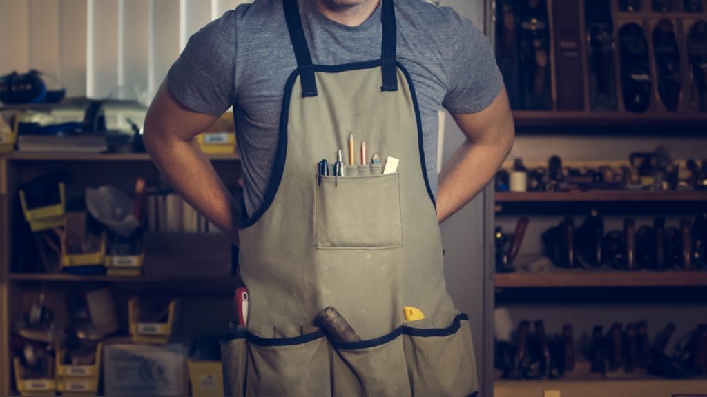a person wearing a bag